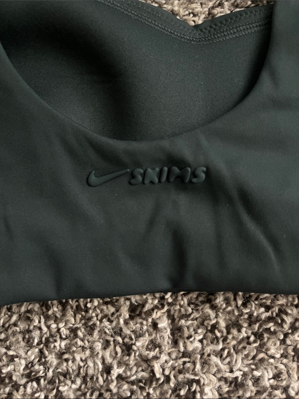 SKIMS Black Sculpting Seamless Bralette - Picture 1 of 1